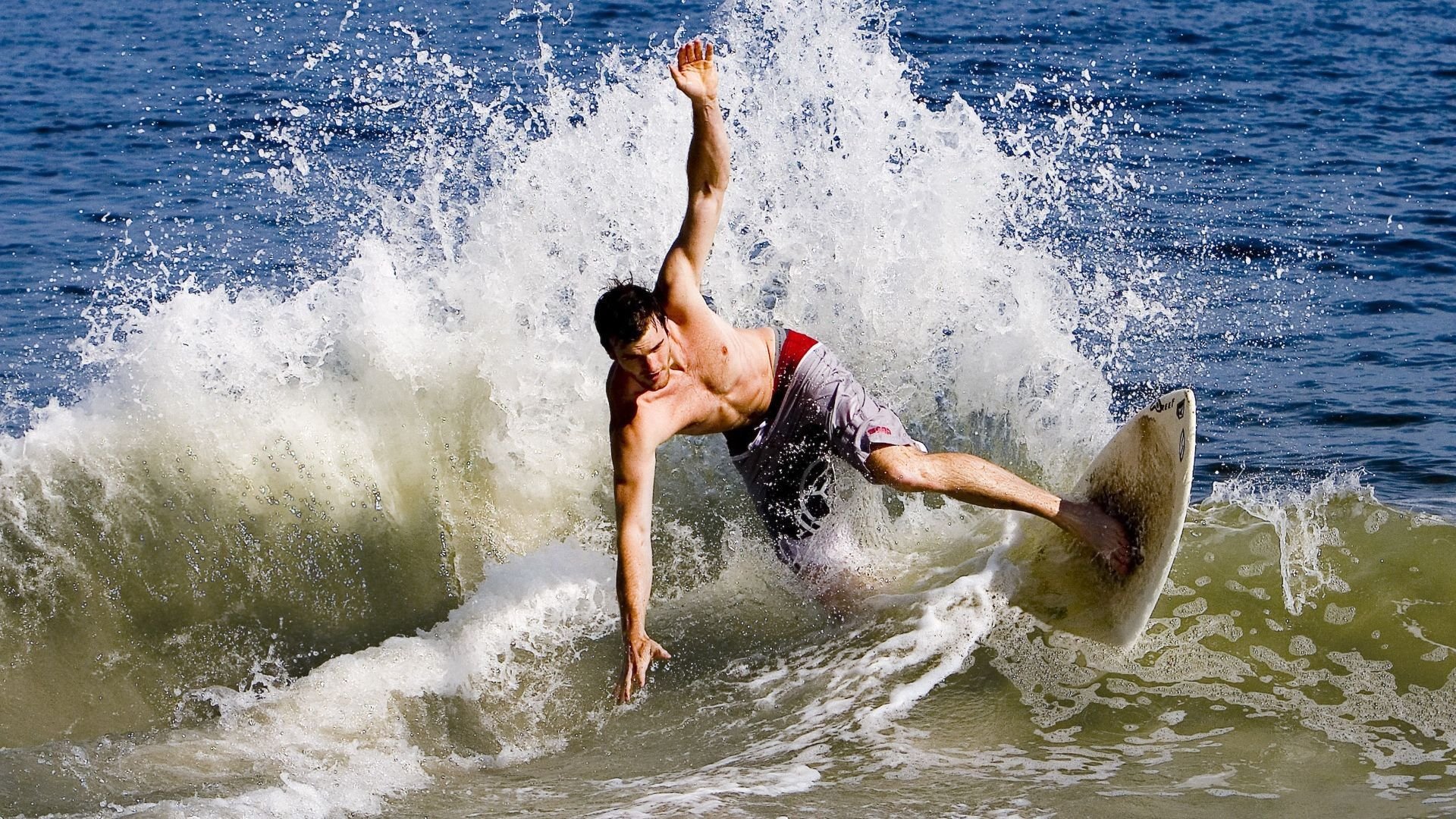 雄鹿外线火力全开,进攻端几乎无解,雄鹿henson