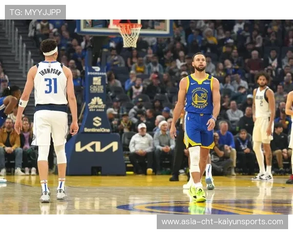 勇士止跌反弹！一波流按灭太阳，库里便装胜过千军万马，勇士选择库里