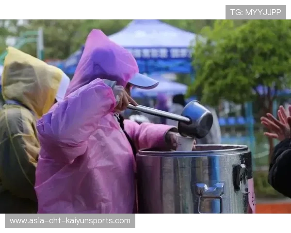 奥运志愿者称遭剥削，组织方承诺改善待遇，奥运会志愿者概念正式确定