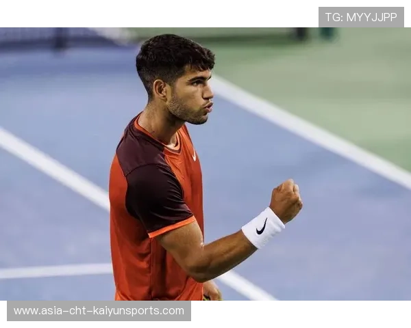纳达尔在现场观战阿卡比赛时引发骚乱，球迷高喊“Rafa Forever”，比赛被迫中断 2 分钟。